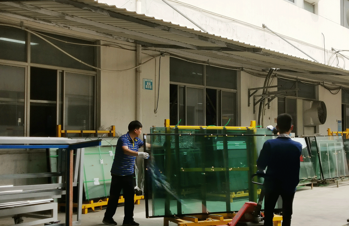 玻璃庫存區(qū)